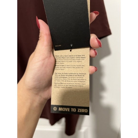 Nike Women's One Relaxed Dri-FIT Short-Sleeve Top Burgundy Crush Medium NWT $45 - Picture 9 of 10